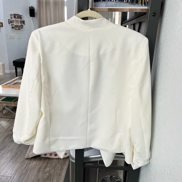White Blazer - Picture 2 of 3